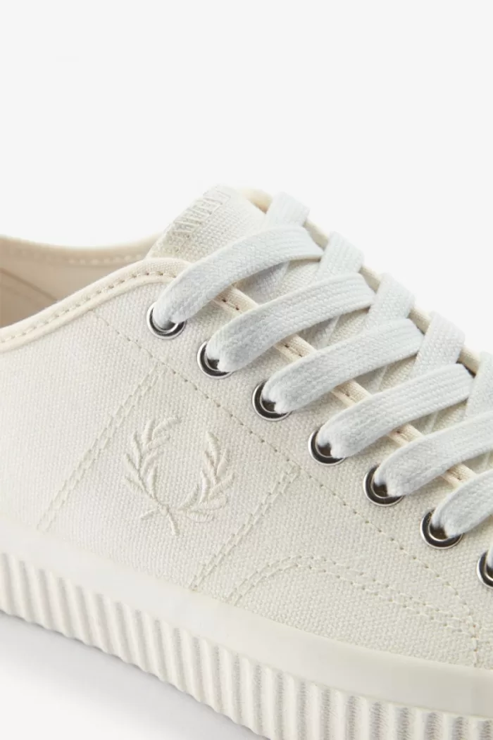 Fred Perry Low Hughes Women’s Plimsolls Ivory Light Beige NCKOH9453